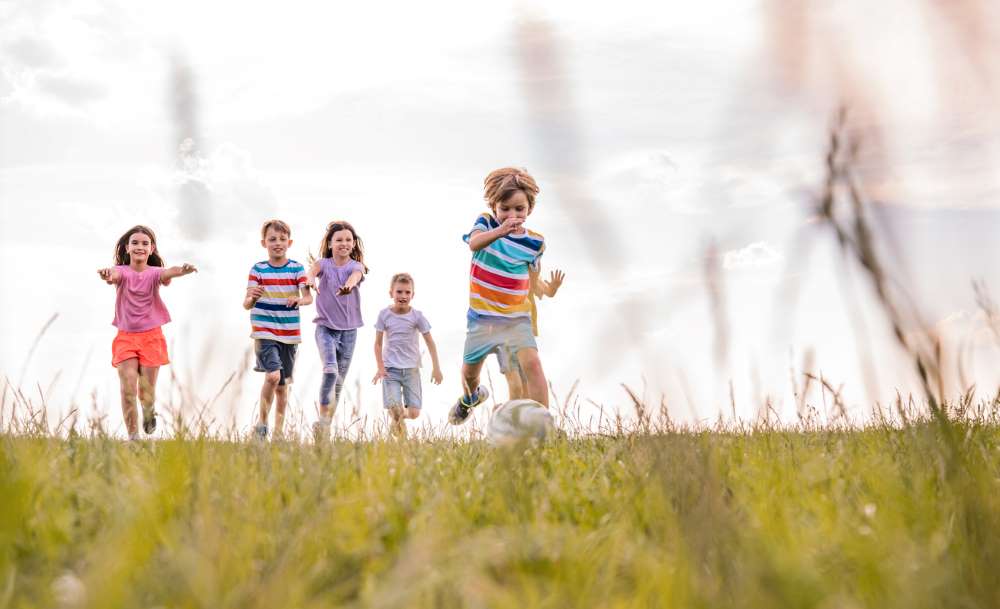 kids running