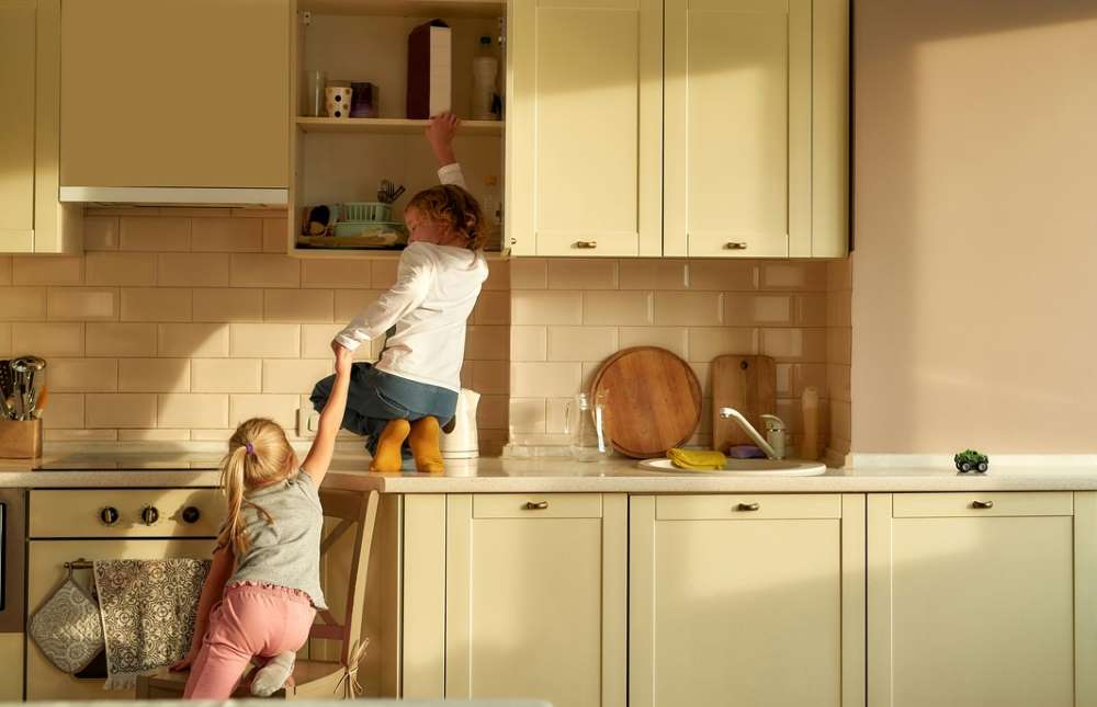 Kitchen Cupboard 