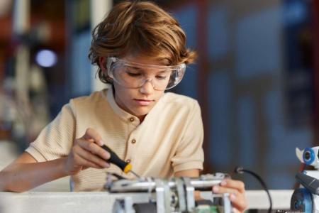 kid wearing safety goggles