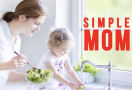 simple mom parenting style mom baby girl sink food