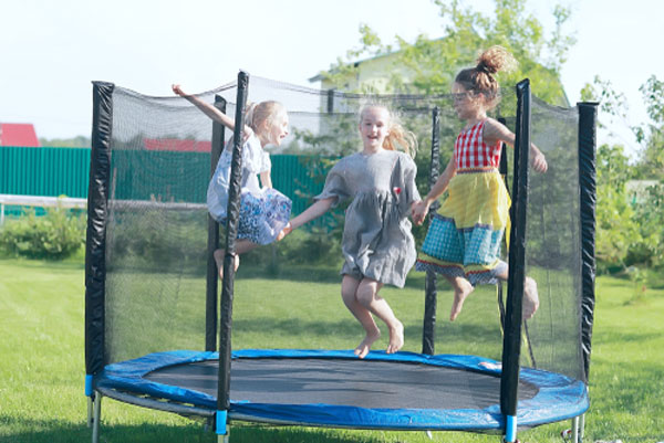 snap picknick Vergissing Fun Imaginary Games Kids Can Play on Trampolines | Kids in the House